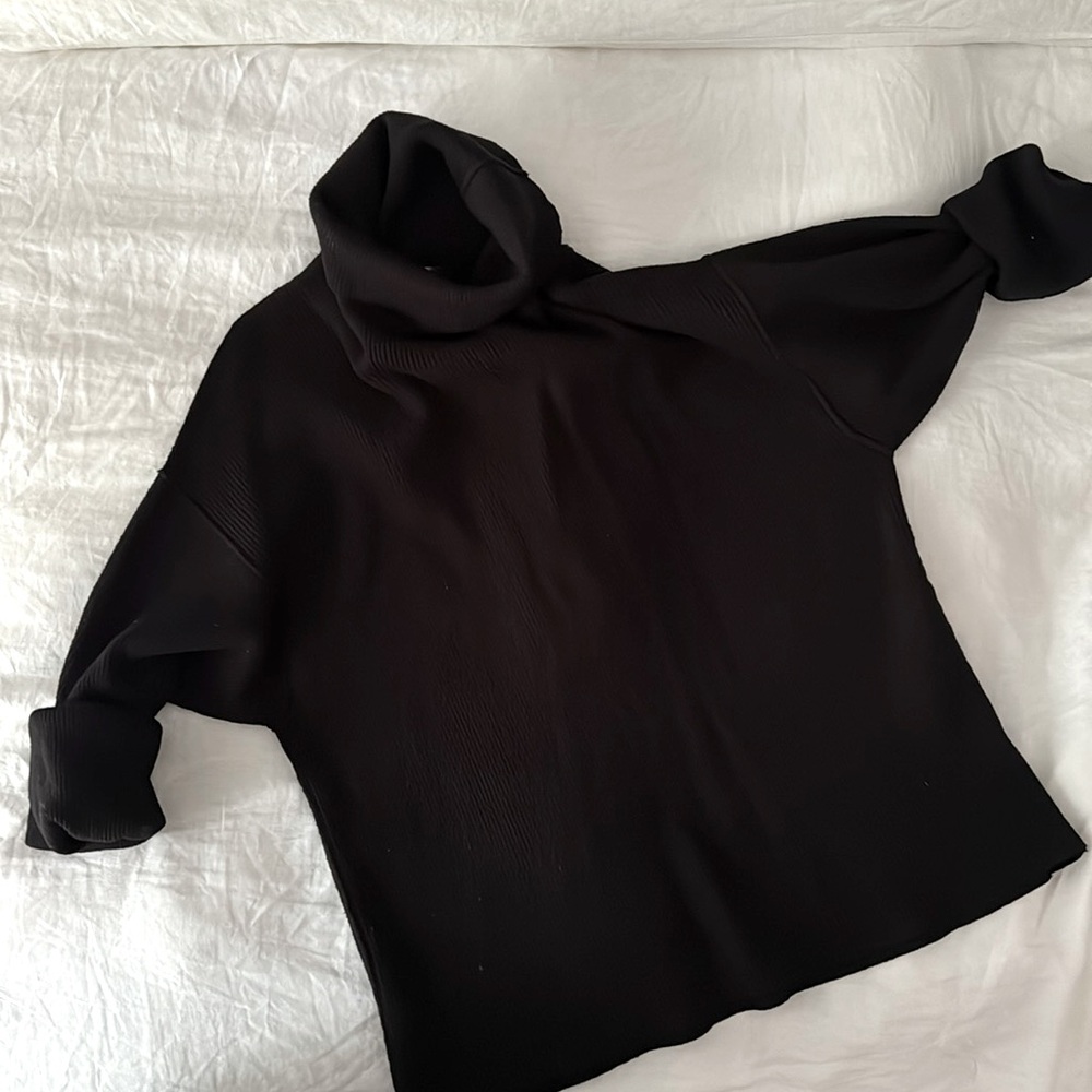 Free People Black Oversized Turtleneck Knit Sweater!